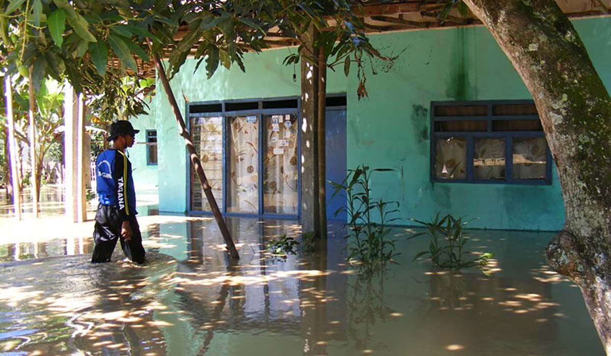 Sebuah rumah di Desa Pasindangan, Kecamatan Jatitujuh, Kabupaten Majalengka terendam banjir.