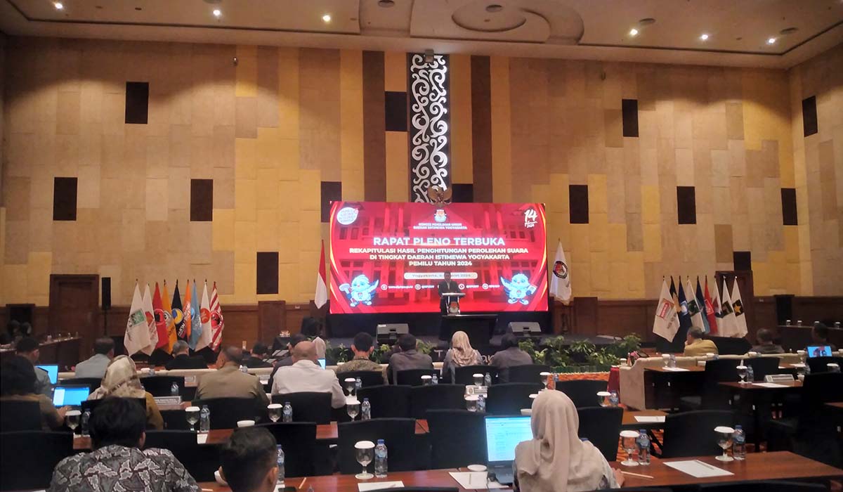 Rapat Pleno rekapitulasi hasil Pemilu yang diselenggarakan KPU DIY. Medcom.id/Ahmad Mustaqim
