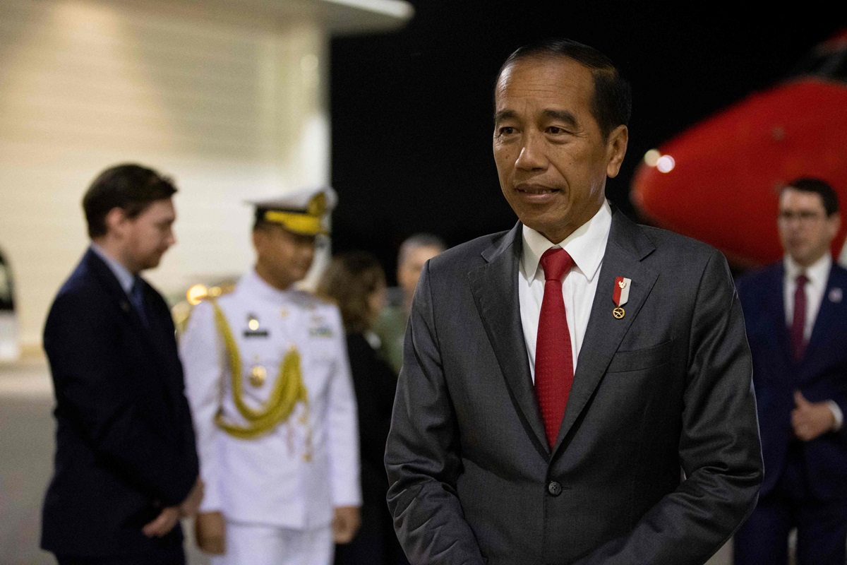 Presiden Jokowi bertolak menuju Kalbar salah satu kegiatan dalam kunjungan kerjanya itu meresmikan Bandara Singkawang