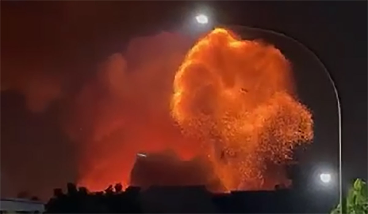 Terjadi ledakan di gudang amunisi milik Kodam Jaya di Ciangsana, Jawa Barat, Sabtu (30/3).