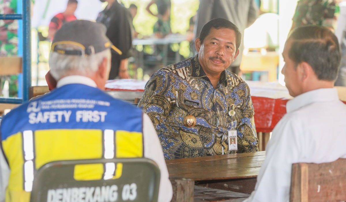 Pj Gubernur Jateng Nana Sudjana memastikan kondisi empat titik tanggul sungai Wulan di Kabupaten Demak sudah berhasil ditutup.