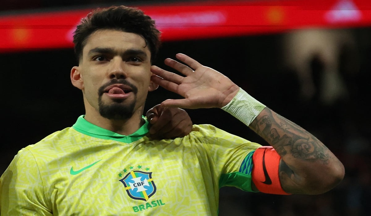 Gelandang Brasil Lucas Paqueta melakukan selebrasi usai menjebol gawang Spanyol di laga persahabatan.