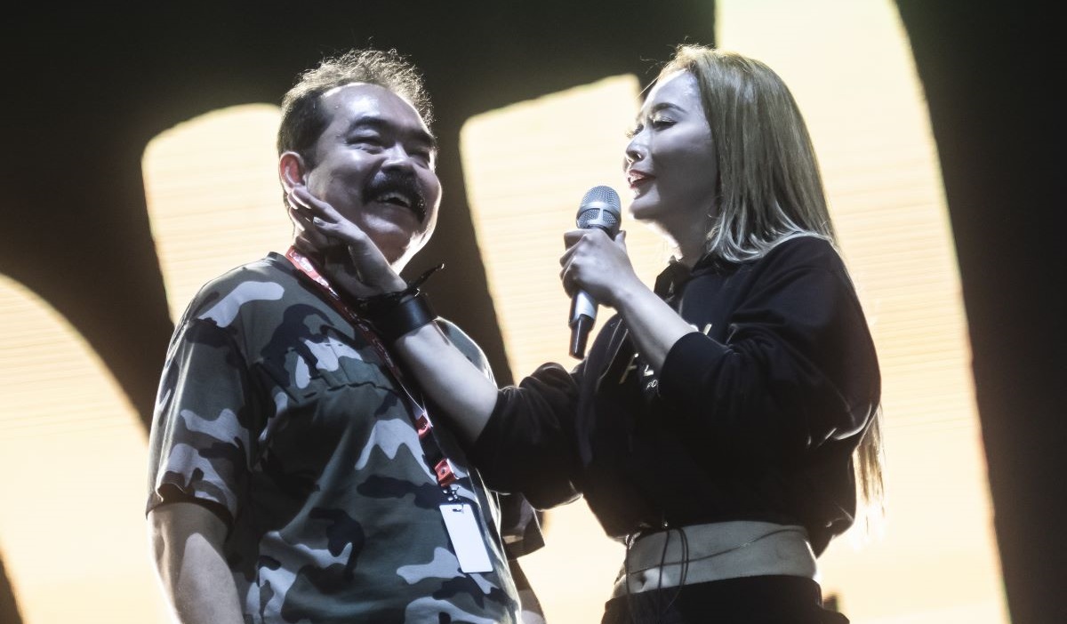 Inul dan suaminya, Adam.