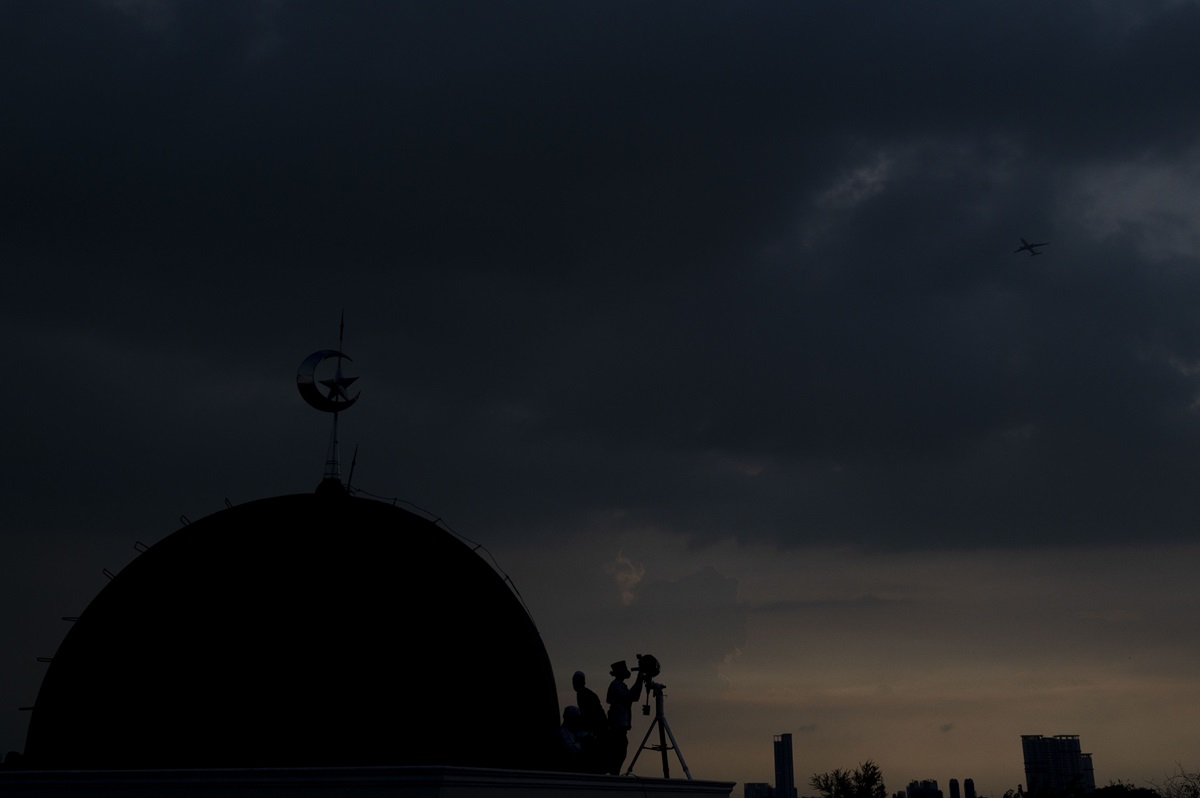 Guna meminimalisir perbedaan, PP Persis mendukung sidang isbat tetap digelar untuk menentukan awal puasa, Idul Firti, dan Idul Adha.