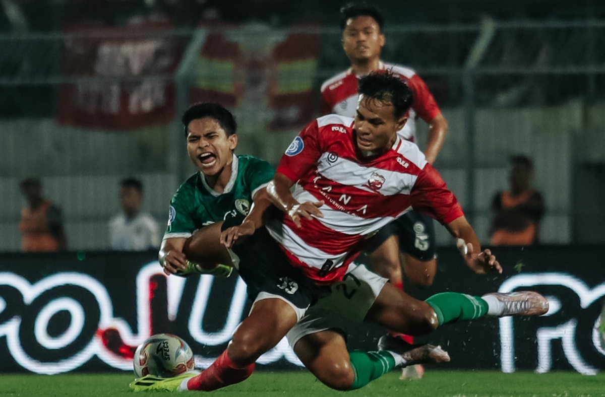 Salah satu momen laga Madura United melawan PSS Sleman. 