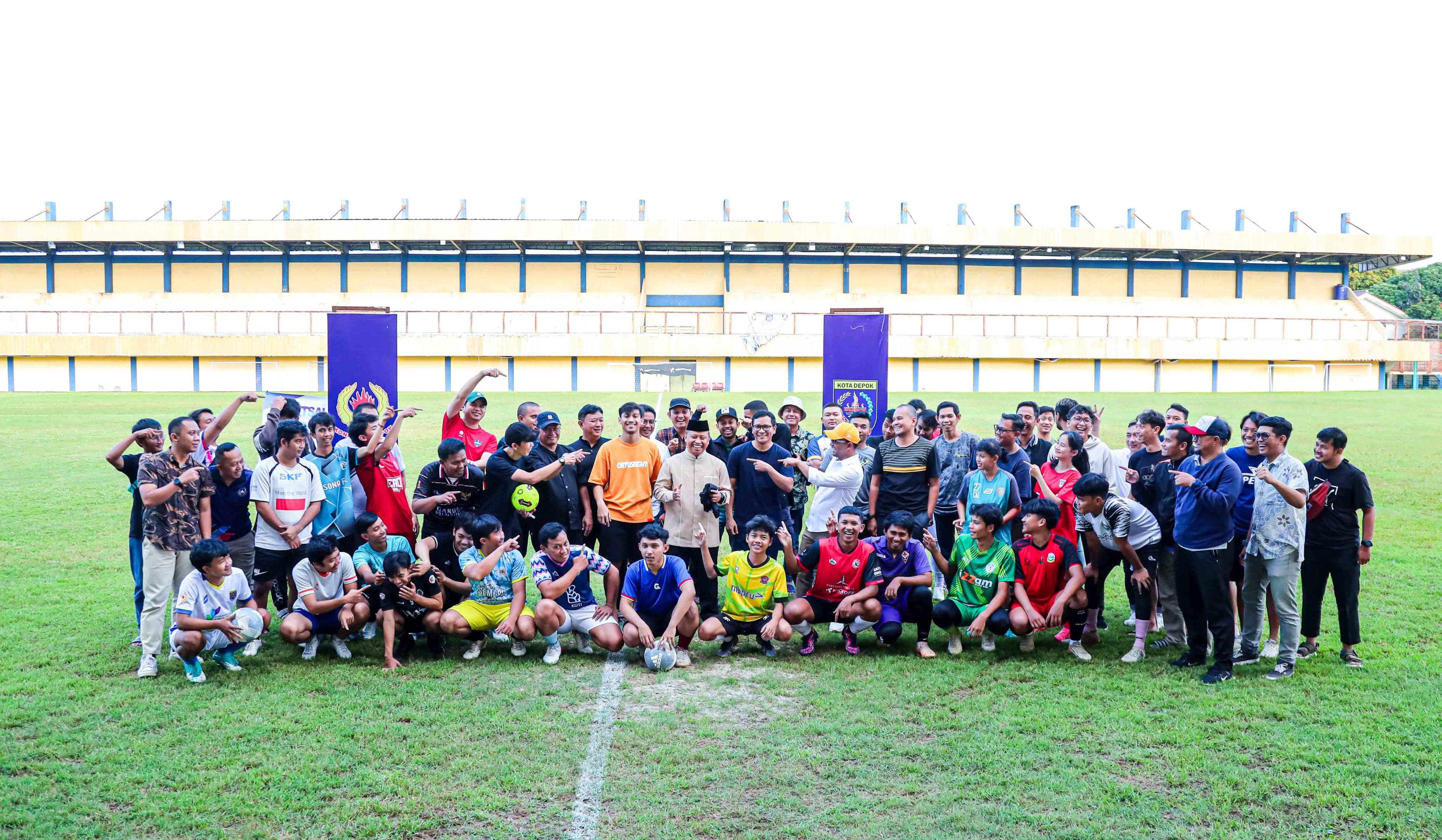 Komunitas Futsal Kota Depok di Stadion Mahakam Depok Timur