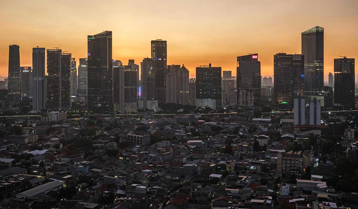 Fitch Pertahankan Peringkat Kredit Indonesia