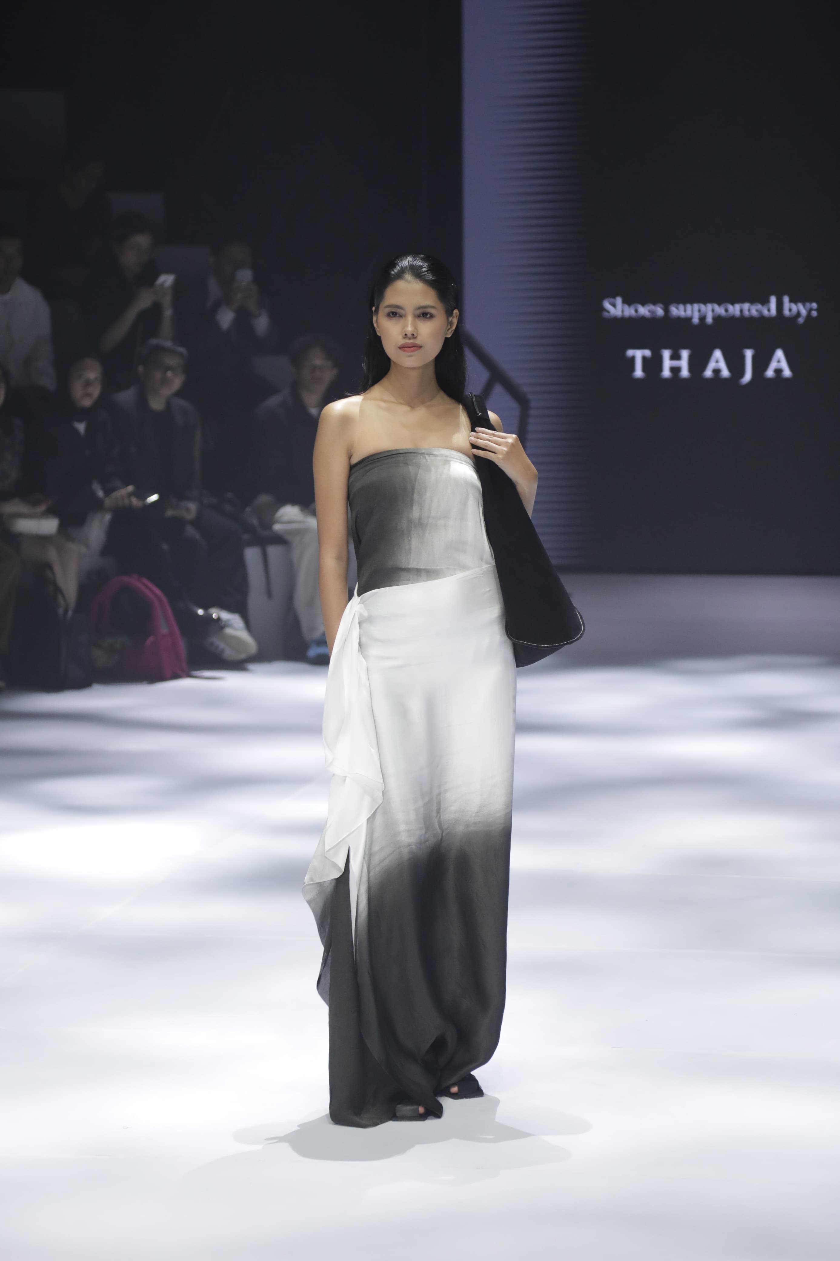 Koleksi karya desainer Dea Yuliana