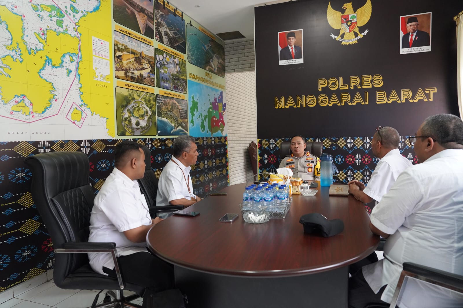 BPOLBF membahas pembentukan Command Center bersama Kapolres Manggarai Barat di Kantor Kapolres Mabar