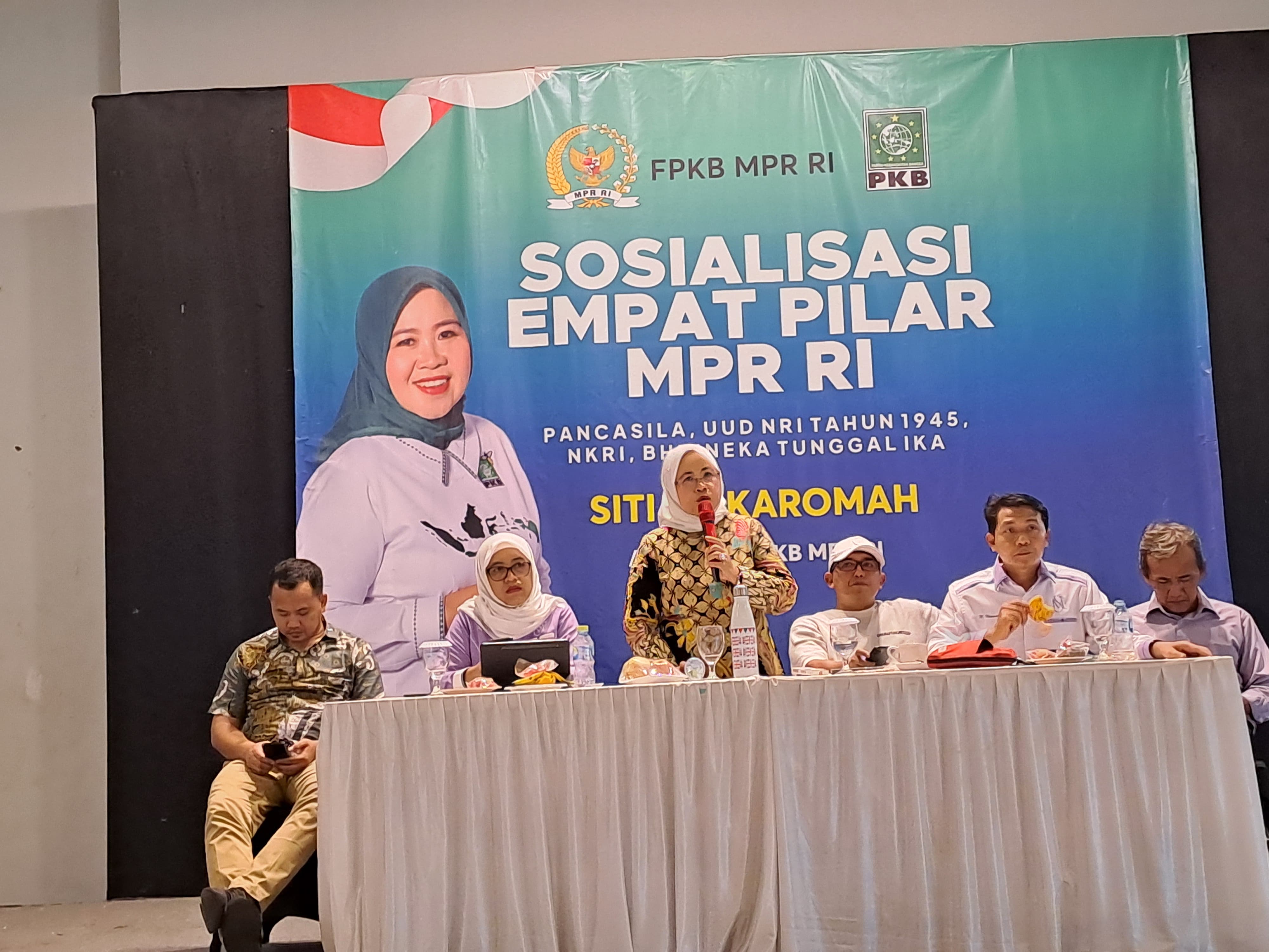 Anggota MPR RI, Siti Mukaromah.