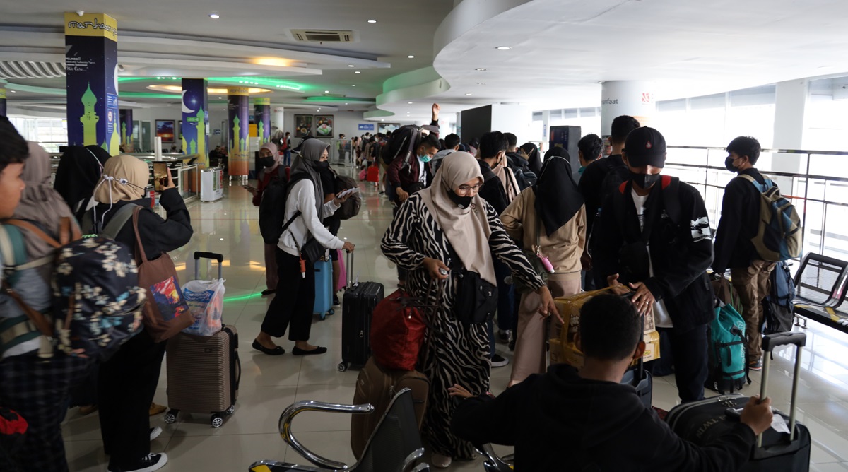 GM Pelindo Regional 4 Makassar Iwan Sjarifuddin memperkirakan jumlah penumpang di Pelabuhan Makassar selama mudik Lebaran akan meningkat 6%.