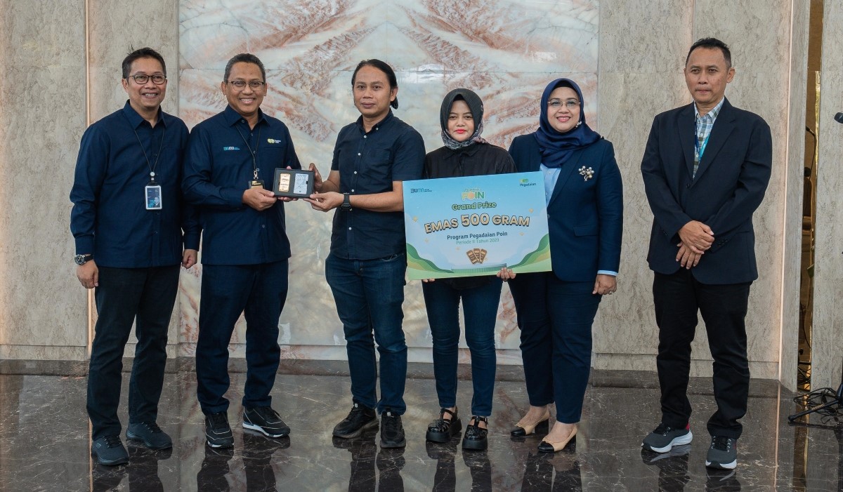 Dapat 500 Gram dari Pegadaian, Pak Dede Sah Jadi Sultan!