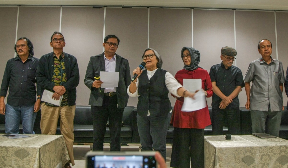 Jajaran intelektual universitas se-Jabodetabek saat menyampaikan pernyataan sikap 