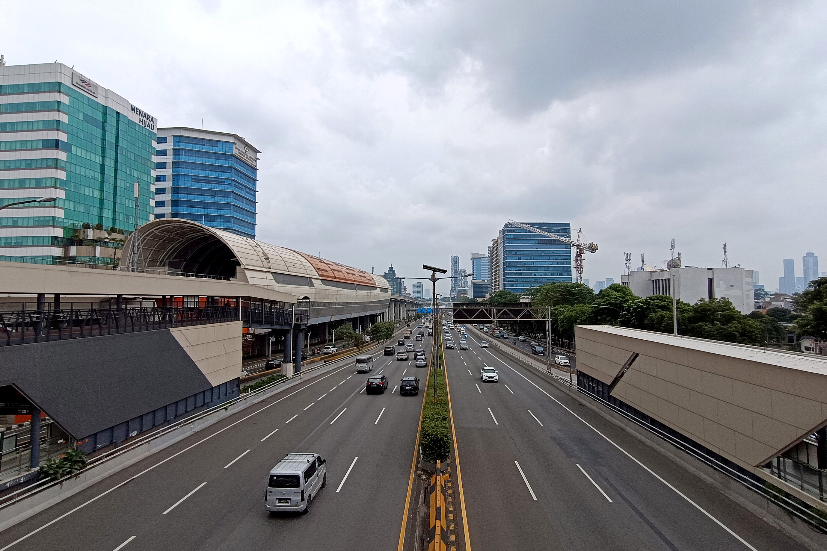 Suasana jalan protokol di Jakarta