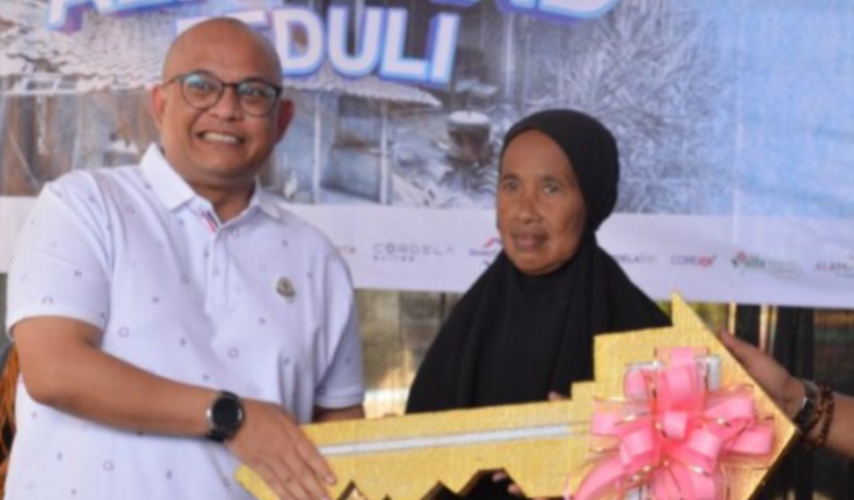 Penyerahan simbolis rumah layak huni di Kampung Kedung Dalam, Mauk, Tangerang. 