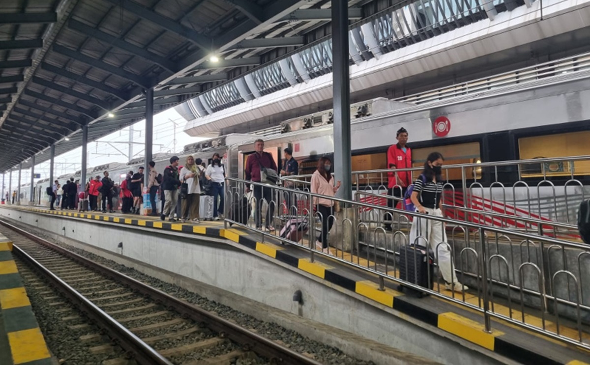 PT KAI Daop 6 Yogyakarta mengoperasikan 5 kereta api (KA) tambahan mengantisipasi lonjakan penumpang saat libur hari raya Paskah.