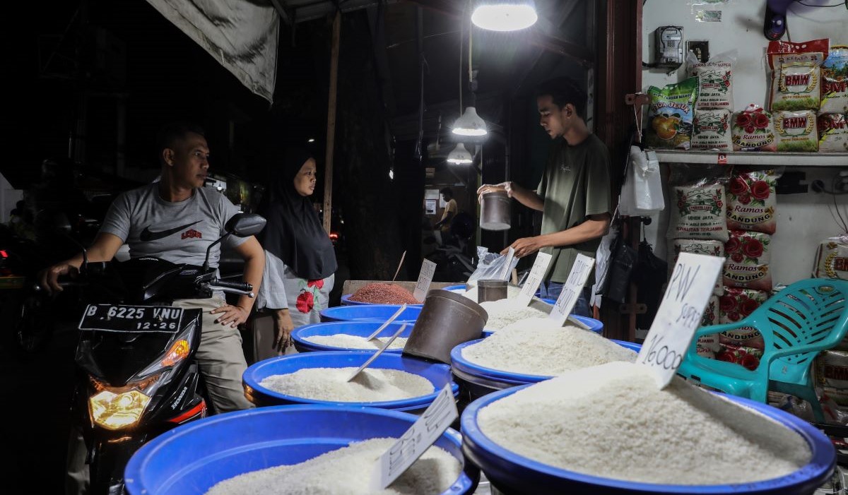 Jokowi Sebut Harga Beras Medium Dapat Turun dalam Satu Bulan