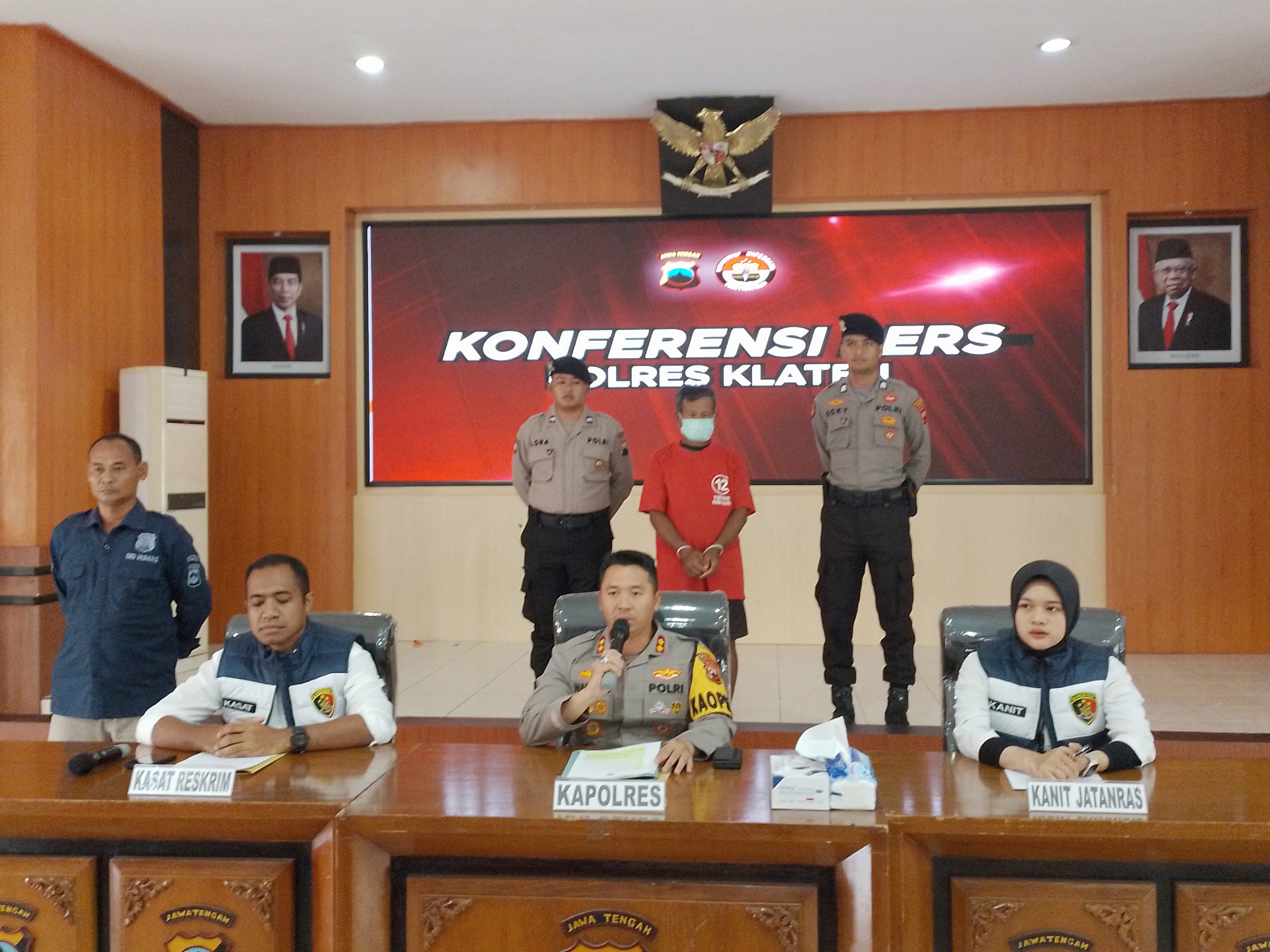 Kapolres AKB Warsono saat memberikan keterangan pers di Aula Satya Haprabu Polres Klaten. 