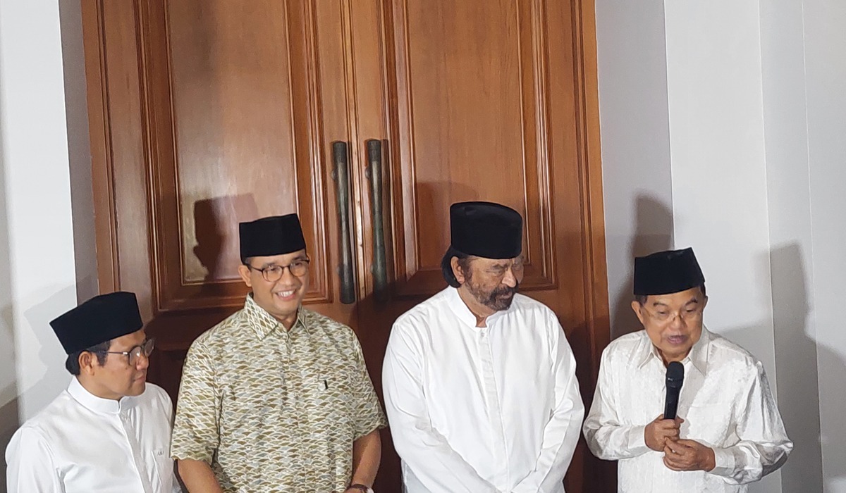 Cak Imin, Anies Baswedan, Surya Paloh, dan Jusuf Kalla seusai buka puasa bersama.