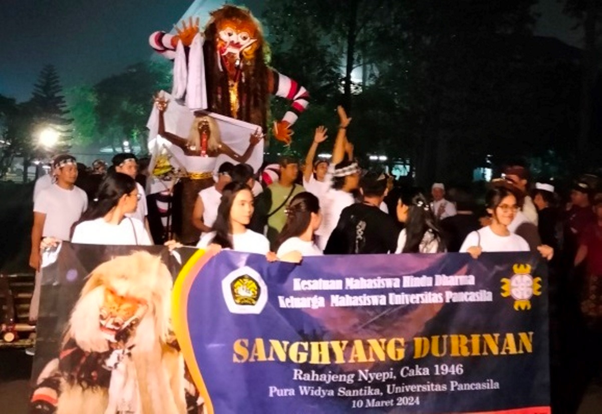  Pawai Ogoh-ogoh sebagai rangkaian perayaan Nyepi 1946 Caka.