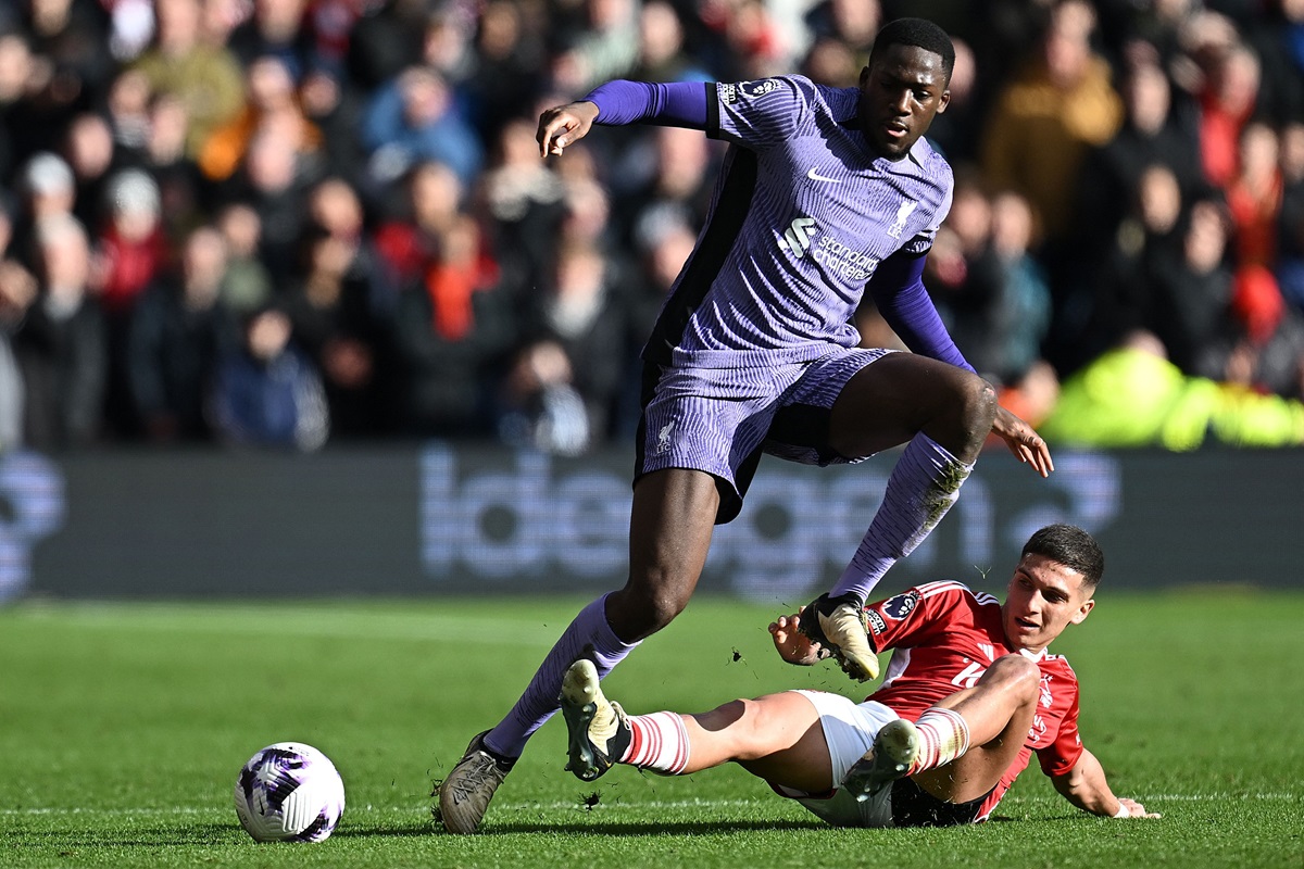 Mahamadou Diawara bukan hanya pemain muslim di timnas Prancis, berikut beberapa pemain muslim lainnya.