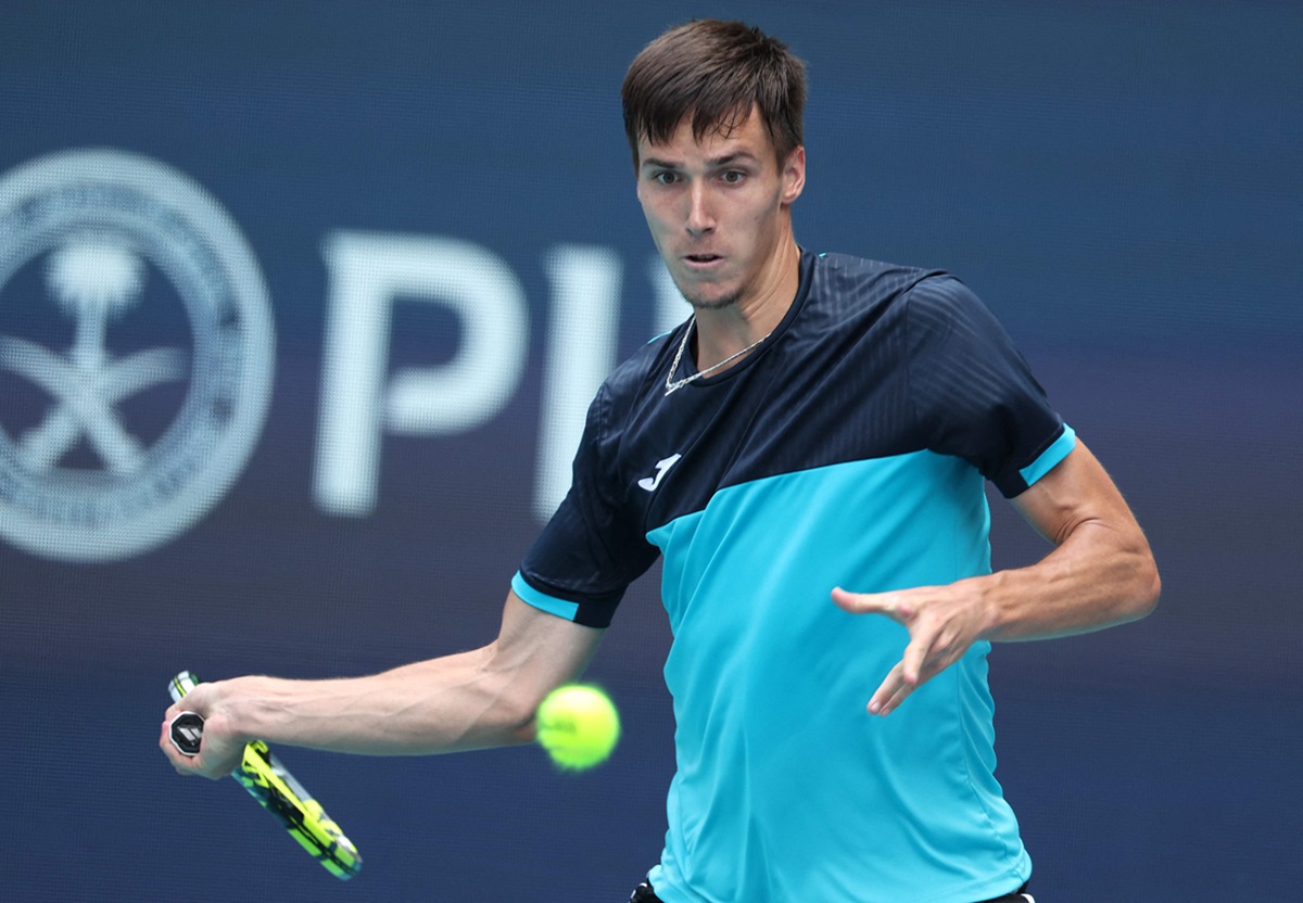 Alexander Zverev memuji Fabian Marozsan setelah pertandingan di Miami Terbuka, untuk naik ke peringkat atas dalam dunia tenis. 