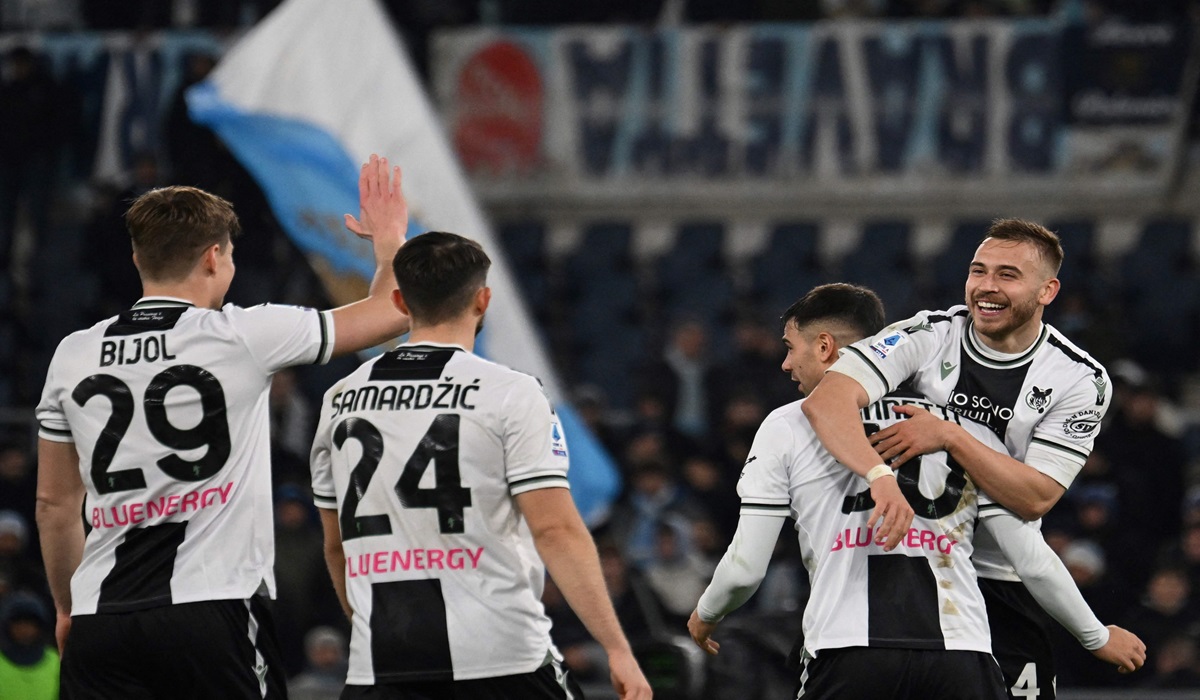 Para pemain Udinese melakukan selebrasi usai mengalahkan Lazio di laga Serie A.