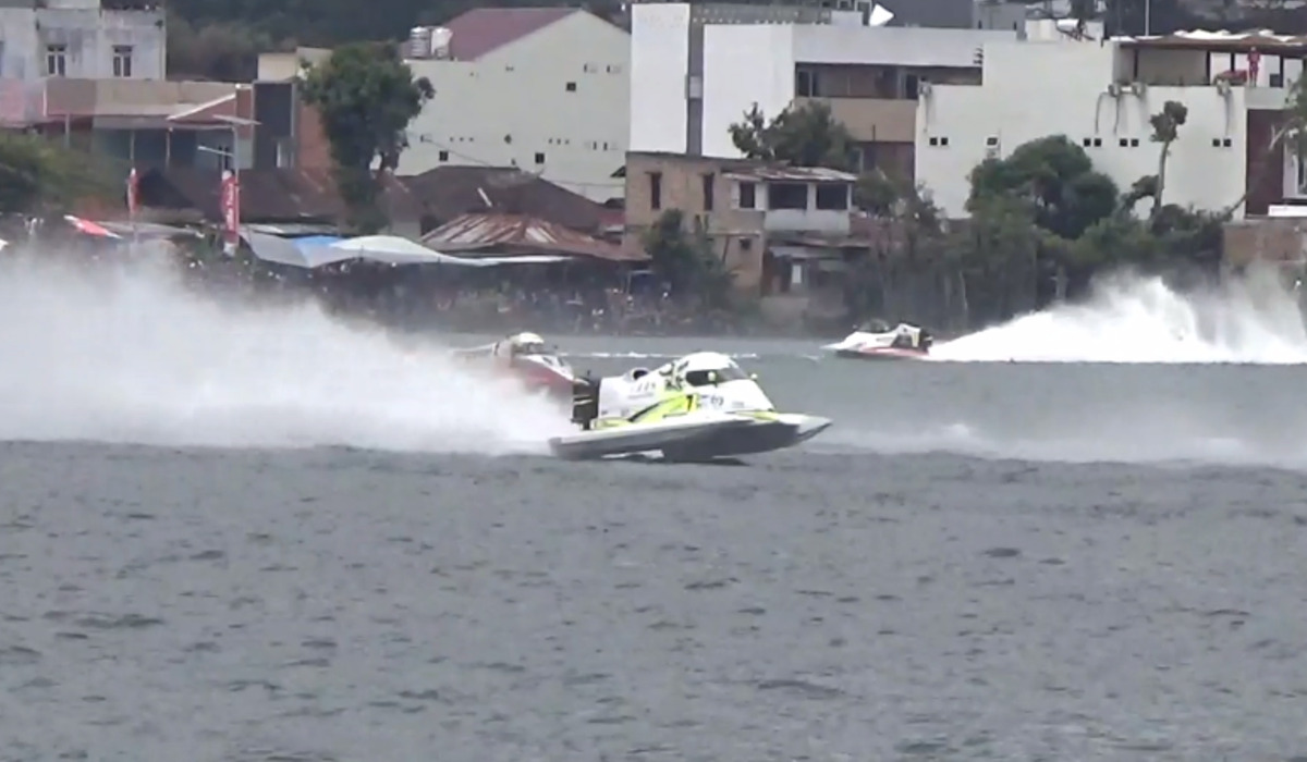 Ajang F1 Powerboat di Danau Toba.