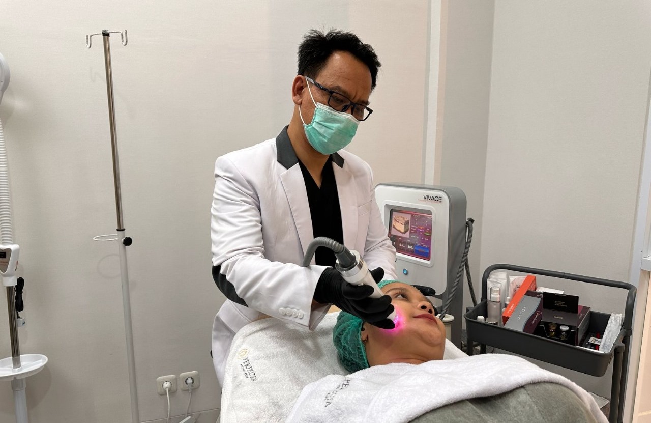 Treatment Baby Fluffy Skin ini mengombinasikan sejumlah treatment seperti microneedling RF, laser dan cocktail signature dari Perfecta.