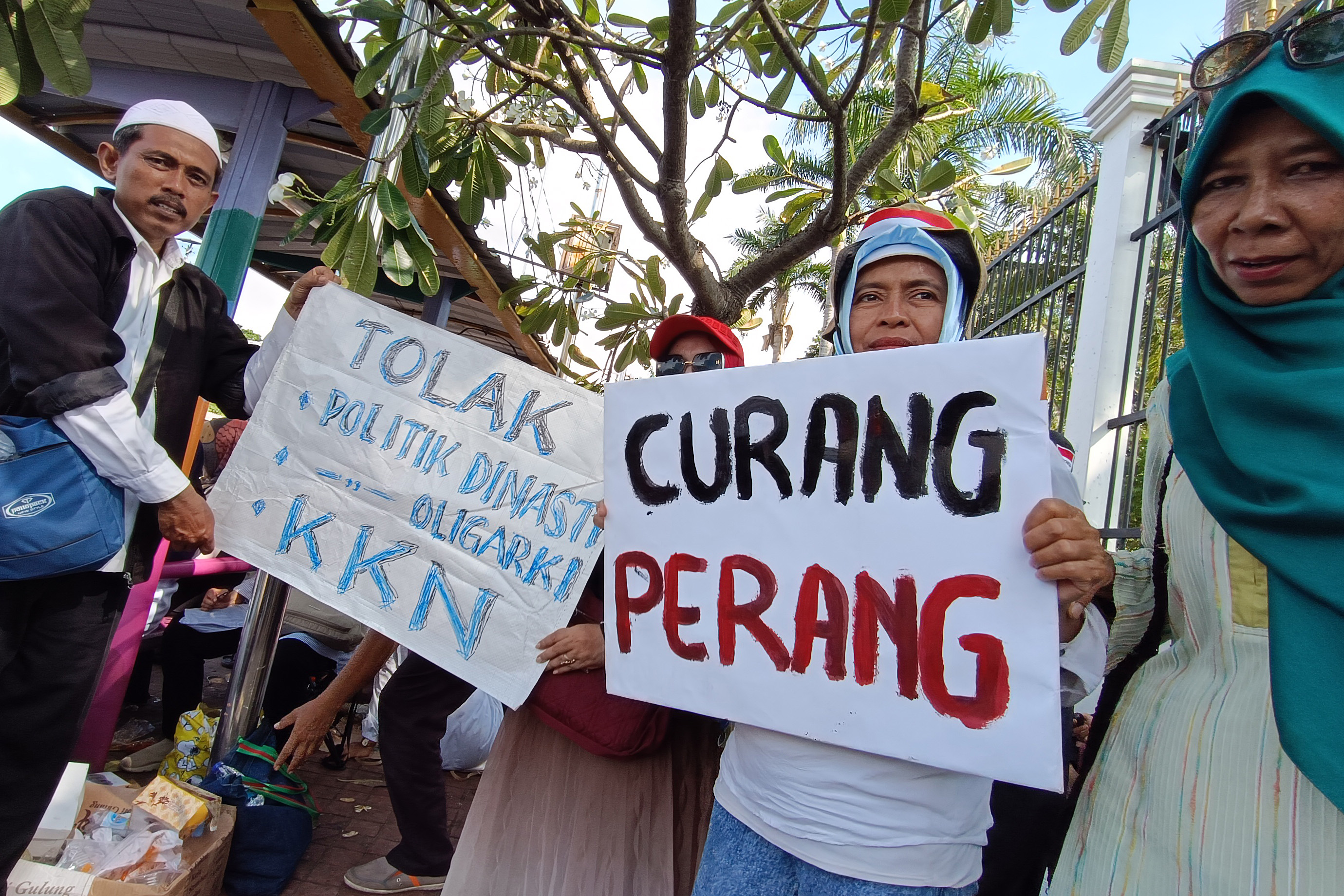 PKS dan PKB Tampung Aspirasi Pendemo Tolak Pemilu Curang di DPR RI