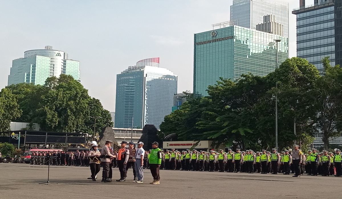 Apel gelar pasukan operasi kepolisian kewilayahan Keselamatan Jaya 2024 di Lapangan Presisi Ditlantas Polda Metro Jaya, Sabtu (2/3) pagi.