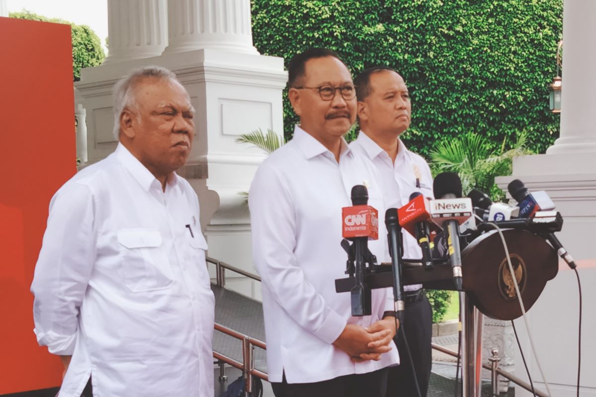 Kepala Otorita IKN Bambang Susantono memberikan keterangan pers di Istana Kepresidenan, Jakarta.