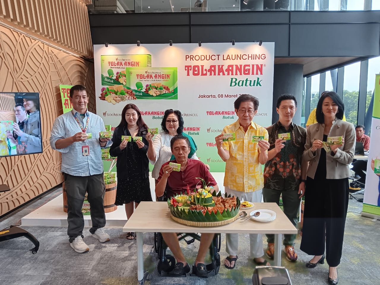 Keluarga Besar Hidayat meluncurkan Tolak Angin Batuk, Jumat (8/3) di House of Jamu, Jakarta.