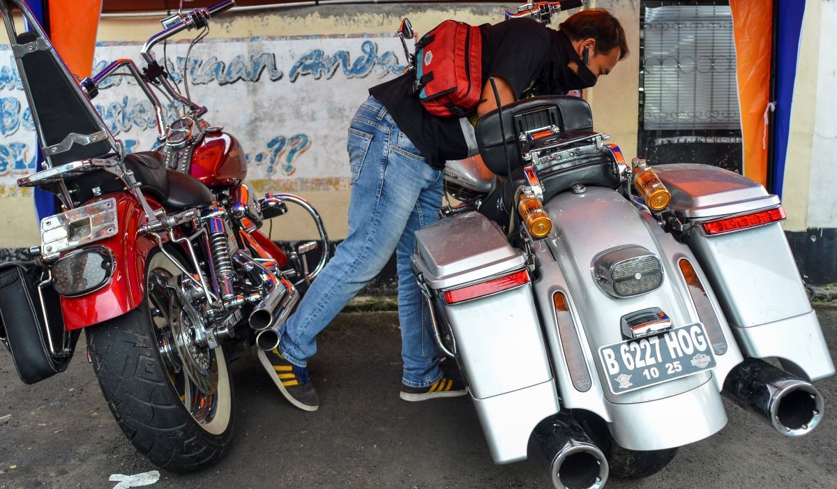 Ilustrasi motor gede (moge)