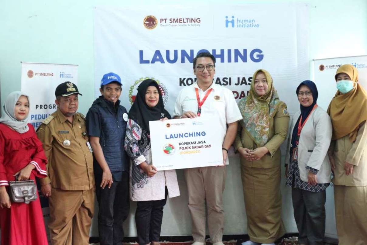 PT Smelting bersama Human Initiative meluncurkan Koperasi Jasa Sadar Gizi di Gresik, Jatim.
