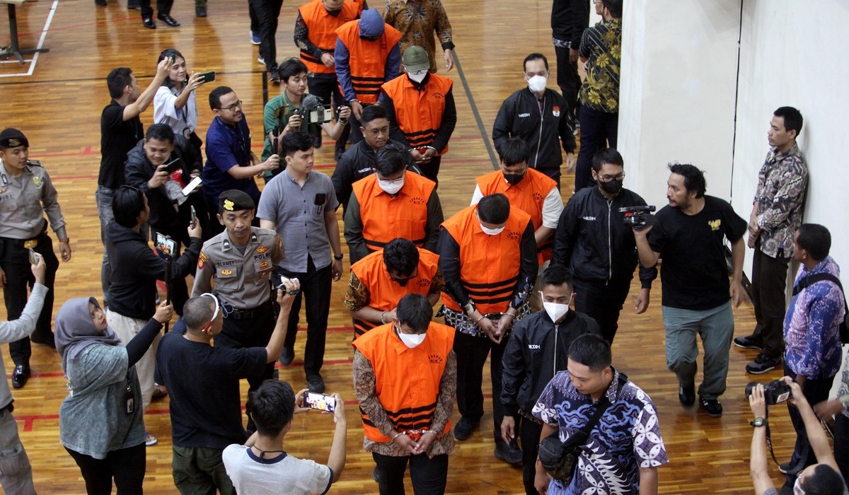 Sejumlah pegawai rumah tahanan KPK digelandang setelah ditetapkan menjadi tersangka kasus pungli.