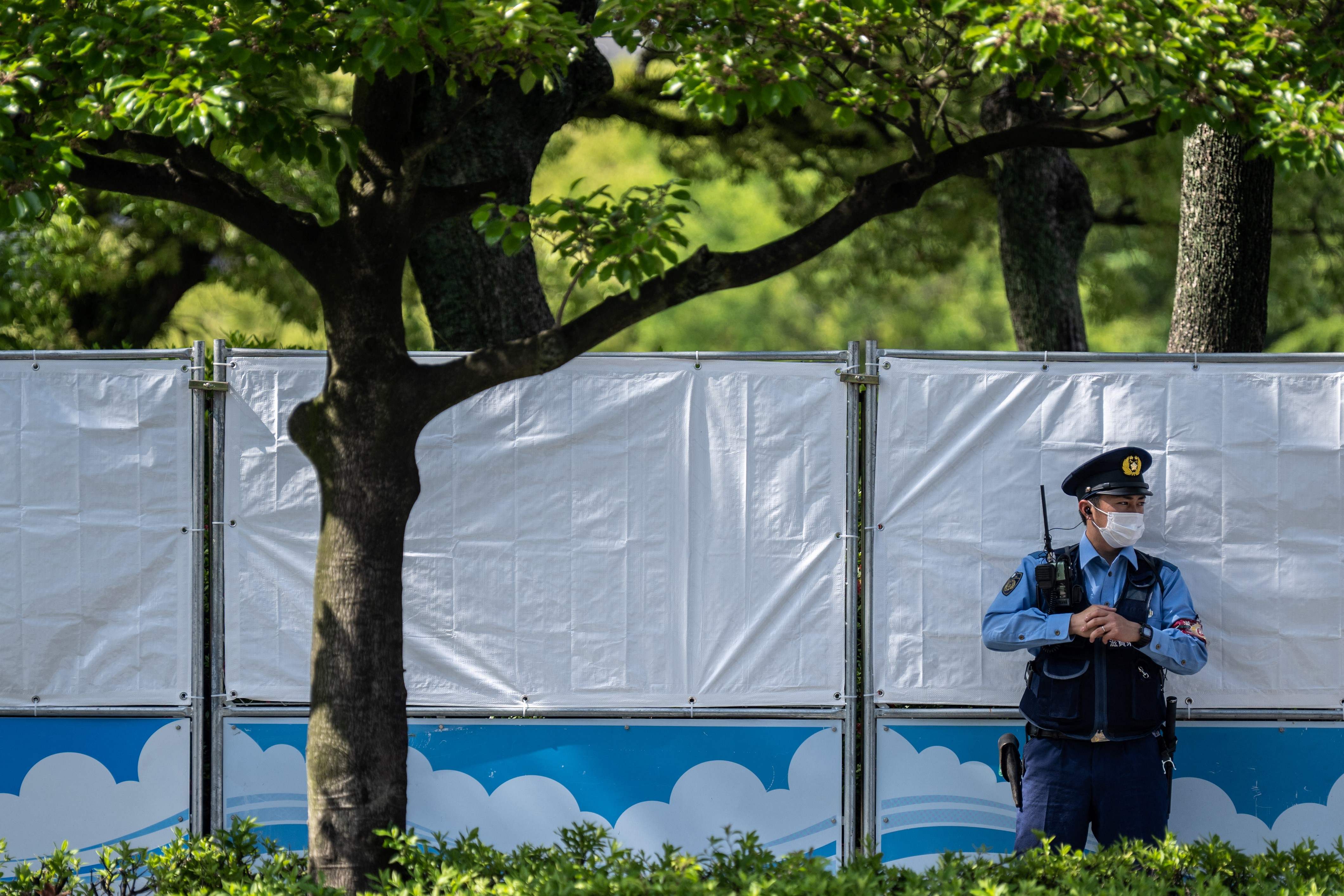 Polisi Jepang sedang berjaga