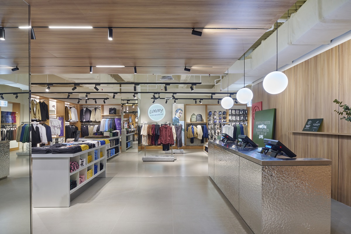 Toko Executive dengan konsep baru di Puri Mall