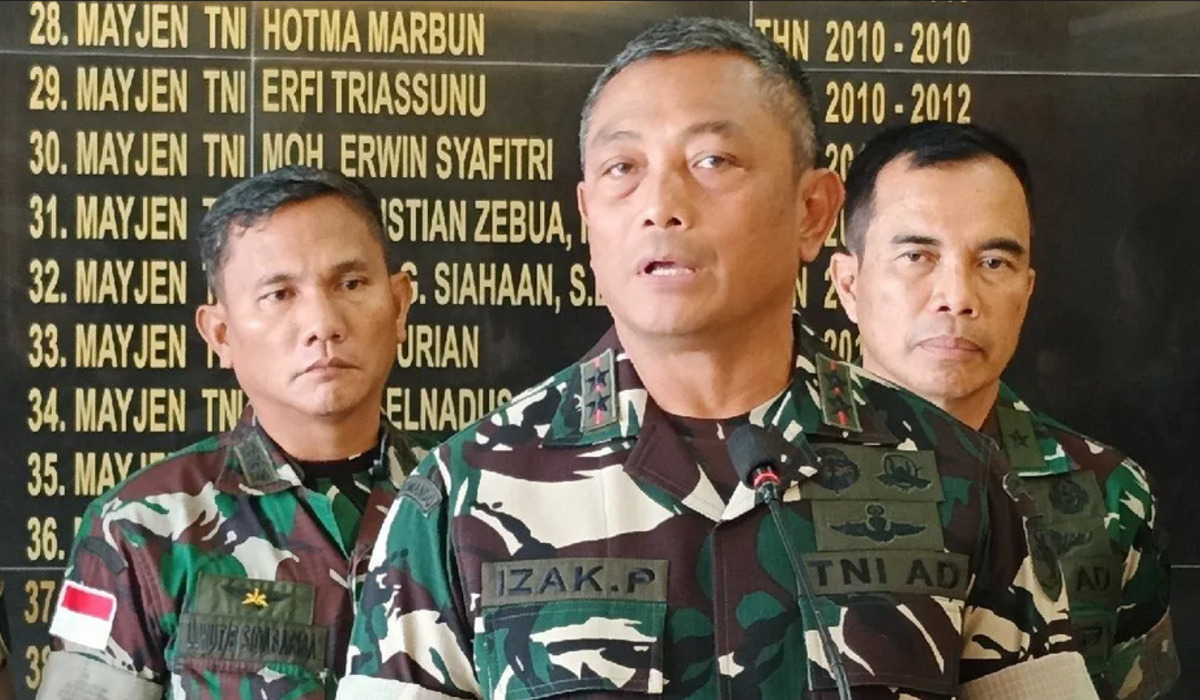 Pangdam XVII/ Cenderawasih Mayjen TNI Izak Pangemanan.