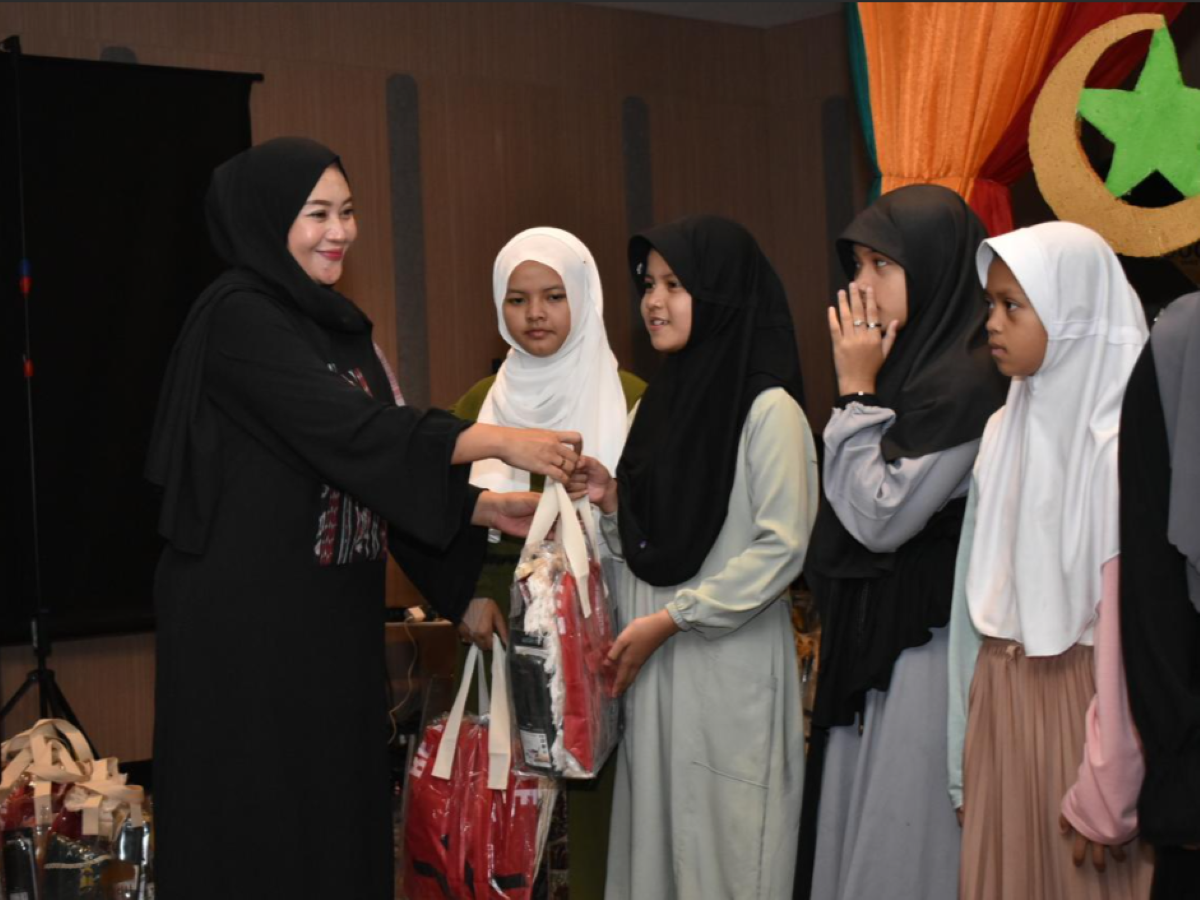 Mercure Bandung City Centre berbagi dengan adik-adik dari panti asuhan Ulul Albab yang berlokasi di Kecamatan Lengkong, Kota Bandung.