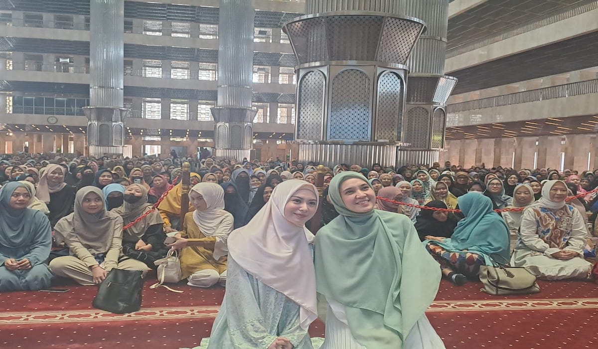 Ayana Moon berbagi kisah menjadi mualaf