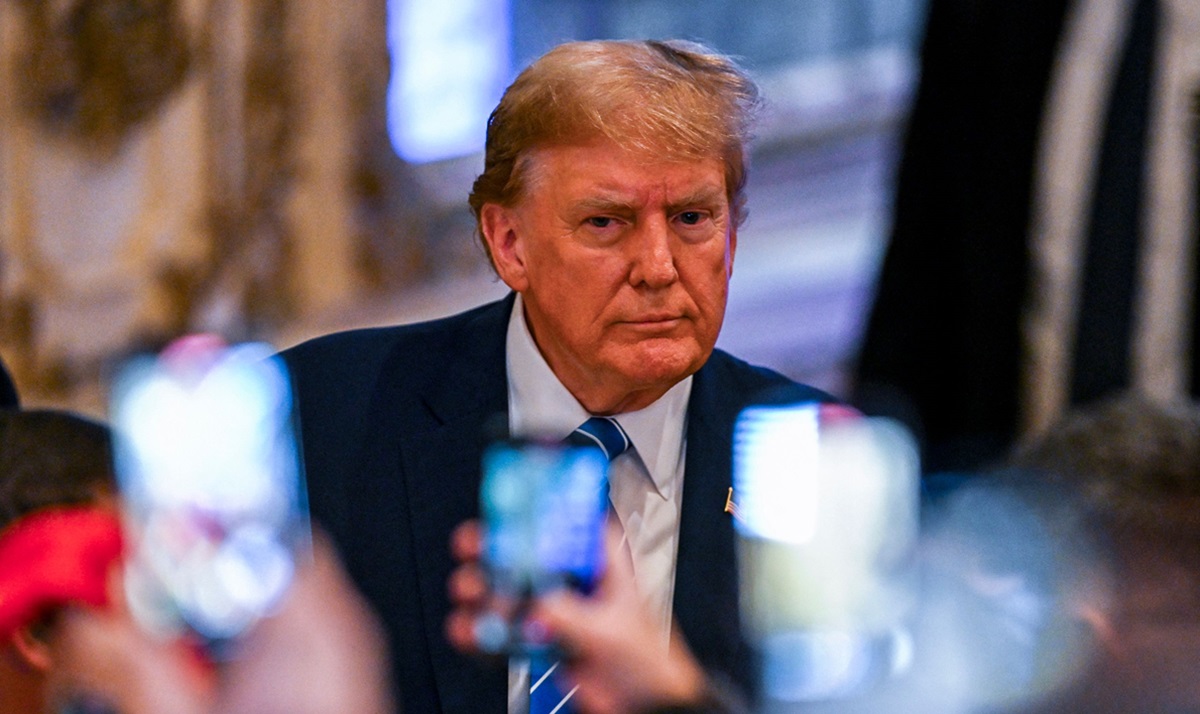 Donald Trump, meminta hakim New York menunda sidang kasus uang diamnya hingga Mahkamah Agung AS mengeluarkan putusan mengenai klaim imunitas