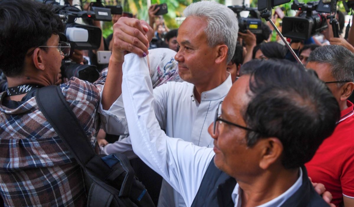 Capres-cawapres nomor urut 3 Ganjar Pranowo (kiri) dan Mahfud MD (kanan) 