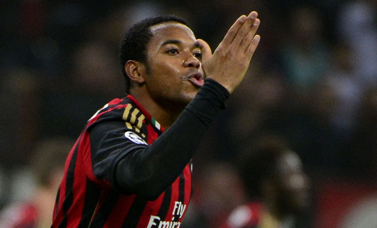 Mantan pemain sepak bola terkenal, Robinho, diwajibkan menjalani hukuman 9 tahun penjara atas kasus pemerkosaan.