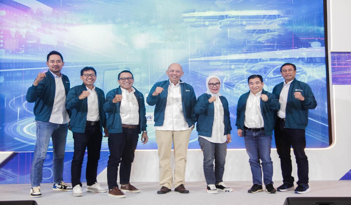 Jajaran direksi dan komisaris BRI Finance