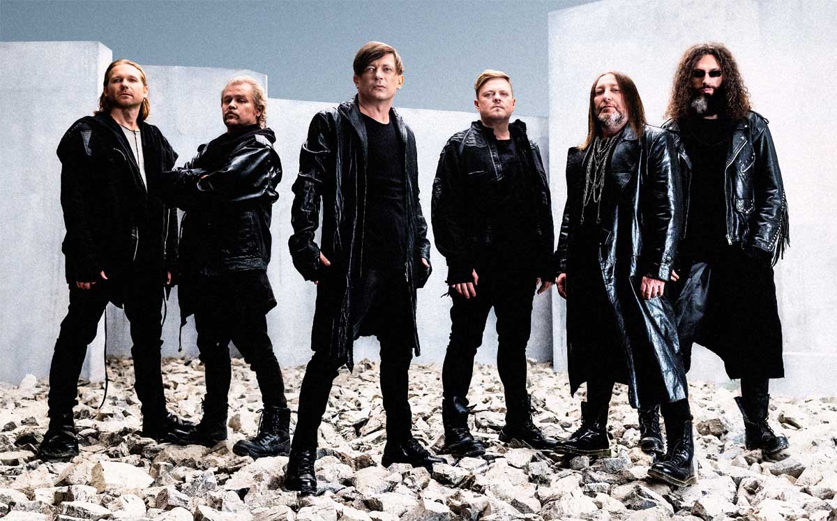 Bi-2, band rock Rusia-Belarusia yang menentang invasi Rusia ke Ukraina, kembali tampil di panggung setelah ditahan di Thailand pada Januari.