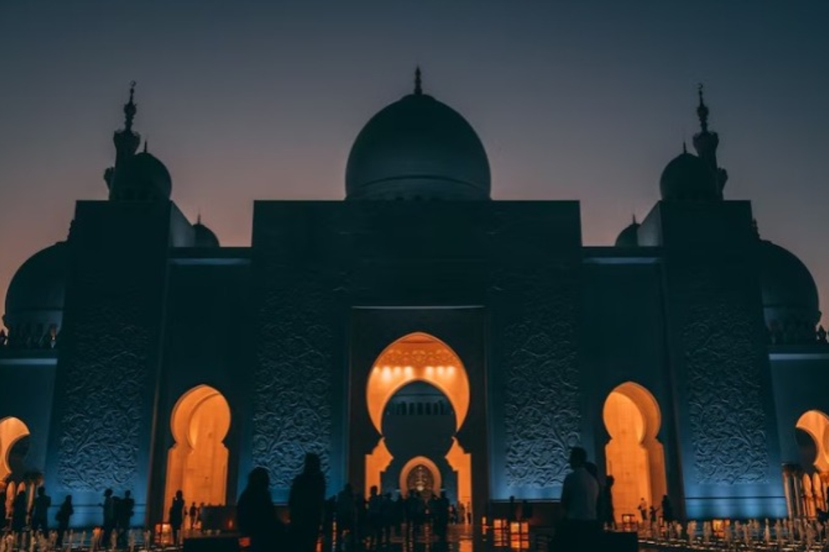 Ilustrasi, berikut bacaan niat salat tarawih dan salat witir untuk sendiri di rumah dan berjamaah sebagai makmum dan imam