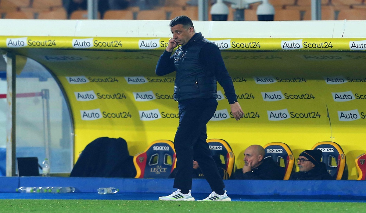 Pelatih Lecce Roberto D'Aversa