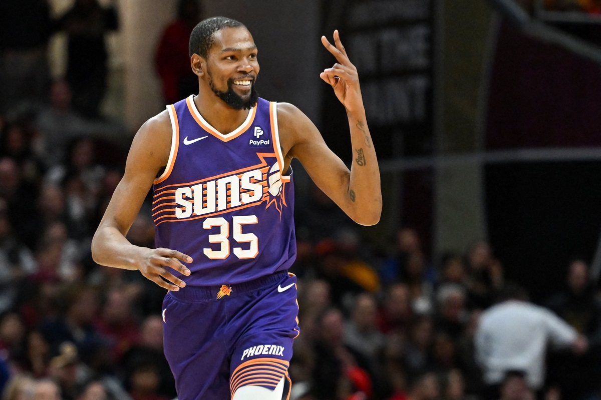 Bintang Phoenix Suns, Kevin Durant, melampaui Shaquille O'Neal untuk menduduki posisi ke-8 dengan total 28.610 poin karirnya. 