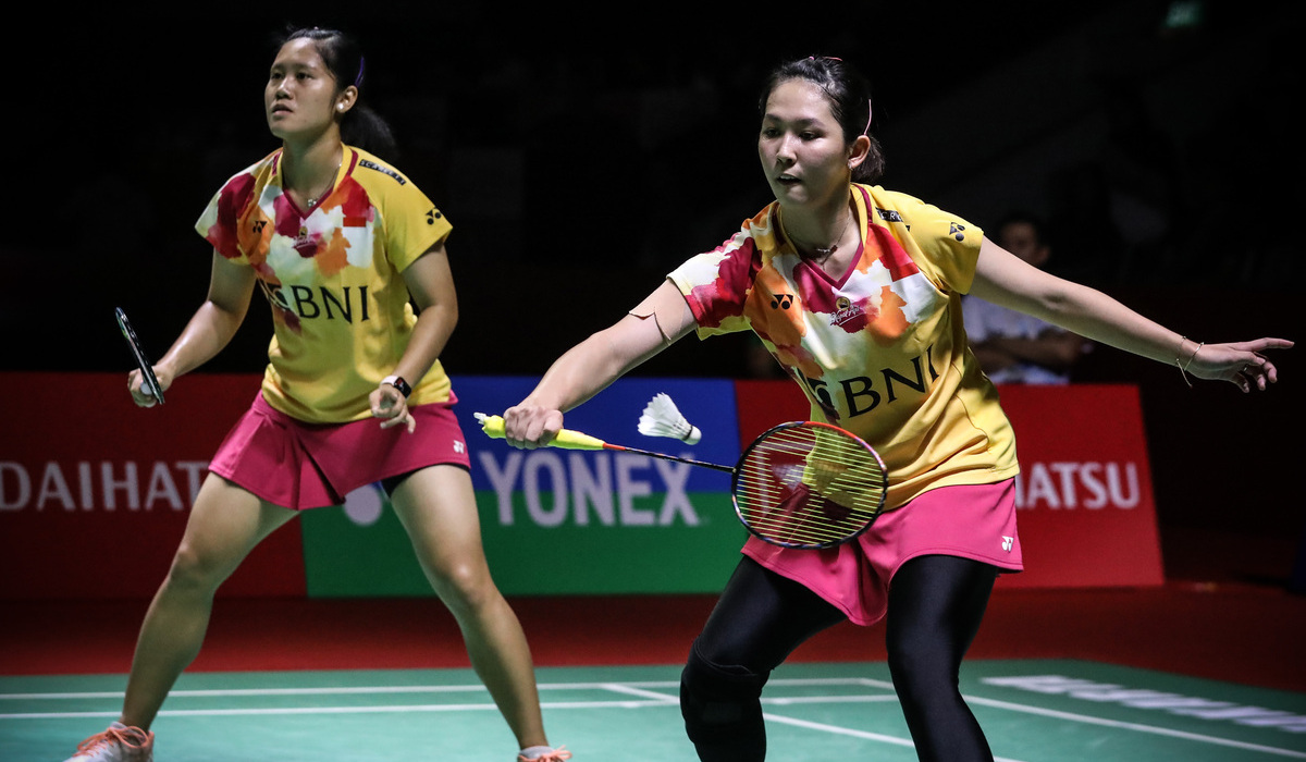 Pebulu tangkis ganda Putri Indonesia Lanny Tria Mayasari dan Ribka Sugiarto.